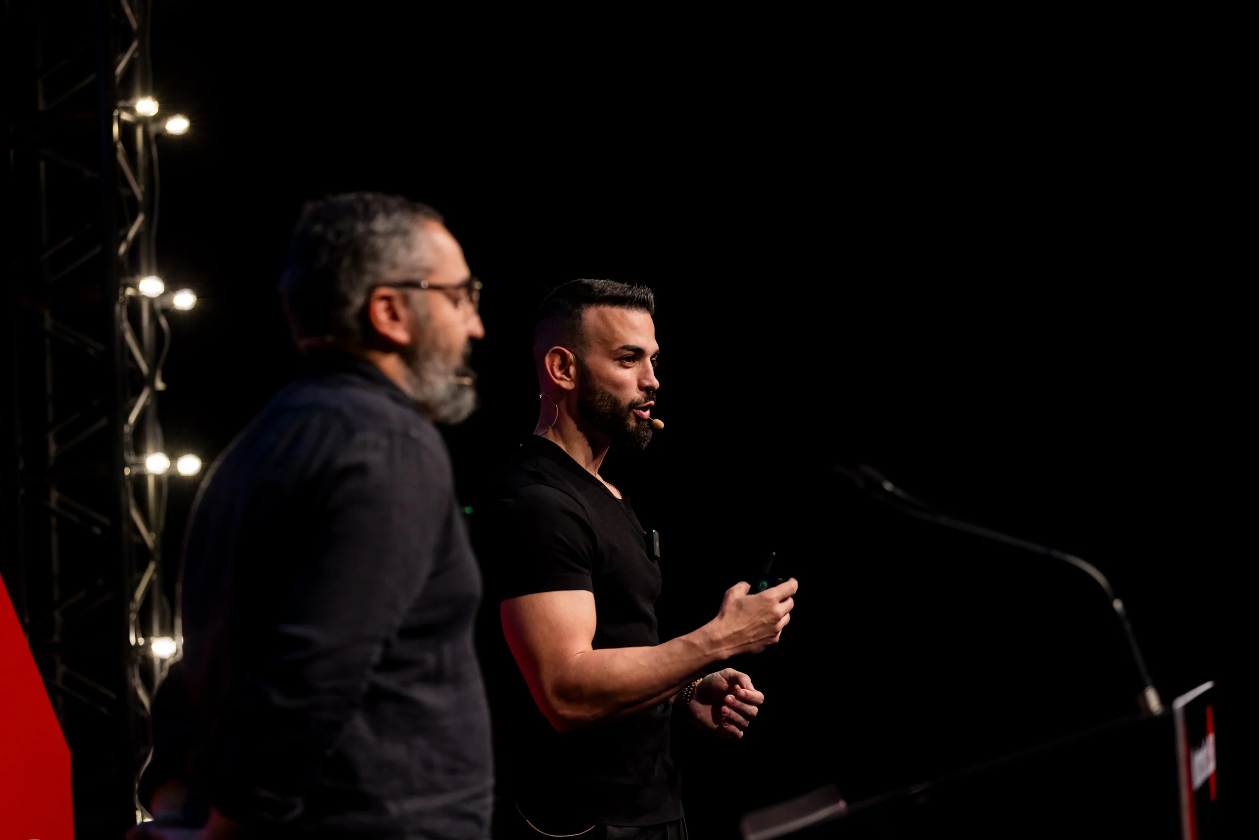 OMG Founder, Andrew Raso, speaking at Mumbrella event.