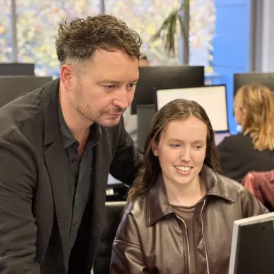 OMG lead generation SEO specialists reviewing campaign performance
